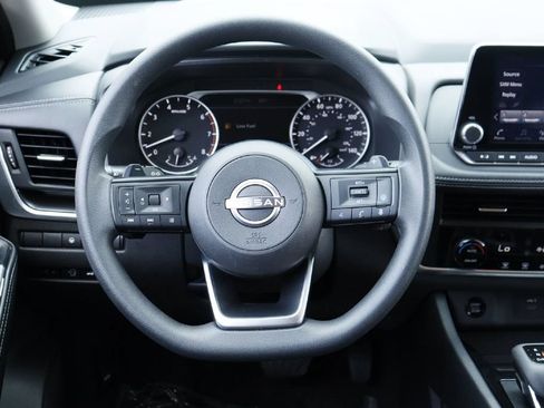 Used 2024 Nissan Rogue SV AWD/4WD image 19