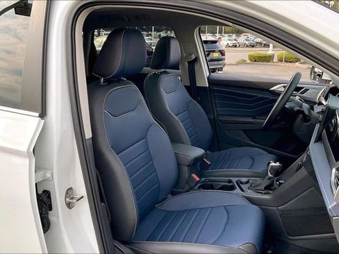 New 2025 Volkswagen Taos SEL image 27