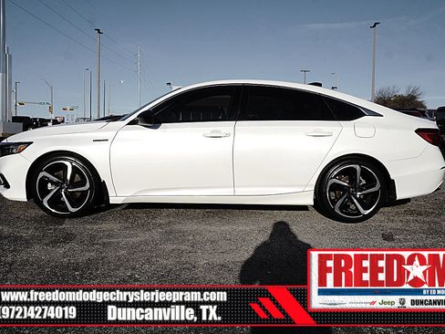 Used 2022 Honda Accord Sport image 2