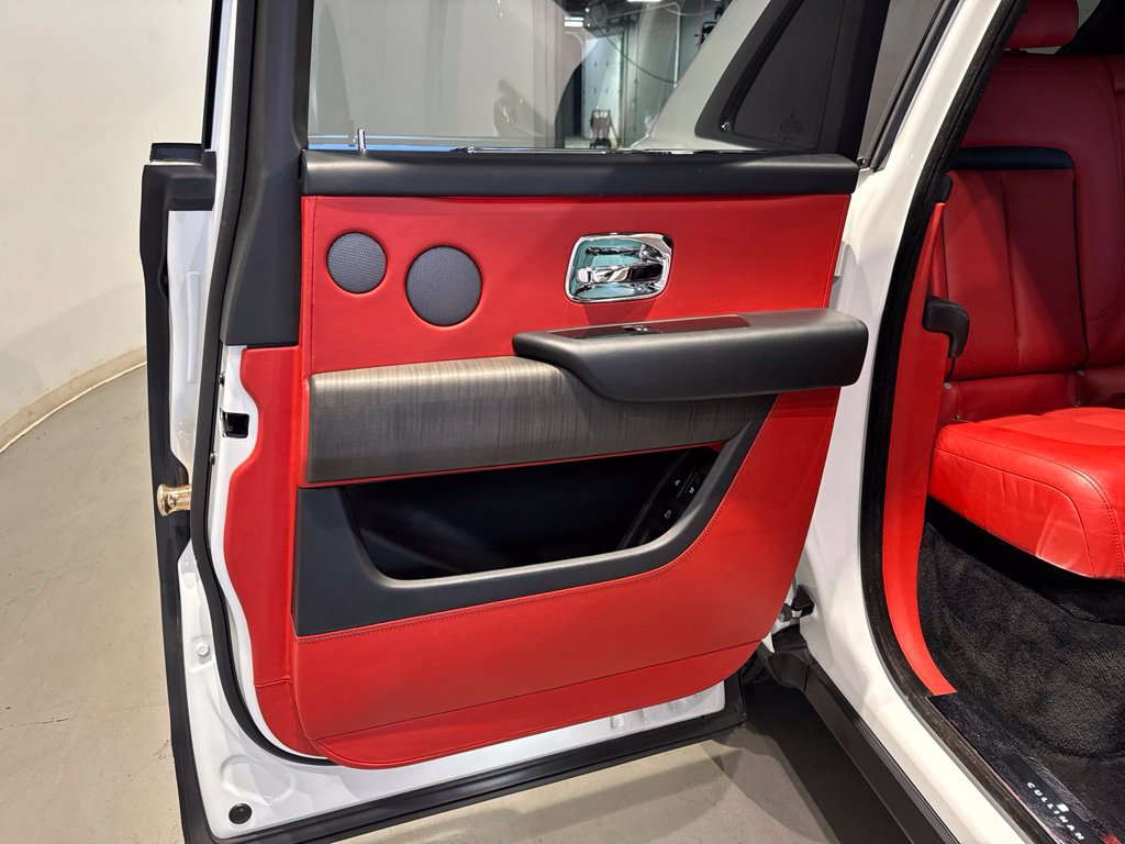 Used 2020 Rolls-Royce Cullinan AWD/4WD image 24