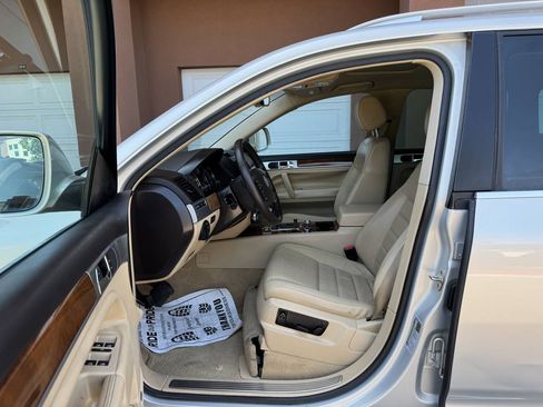 Used 2008 Volkswagen Touareg V6 AWD/4WD image 10