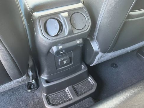Used 2022 Jeep Wrangler Unlimited Sahara w/ Cold Weather Group AWD/4WD image 30