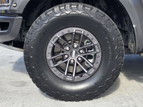 Used 2018 Ford F150 Raptor w/ Equipment Group 802A Luxury image 10