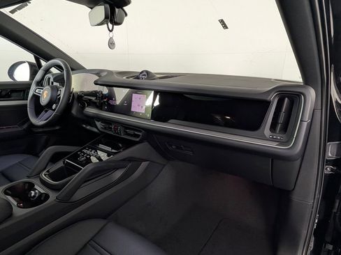 New 2026 Porsche Cayenne Coupe image 19