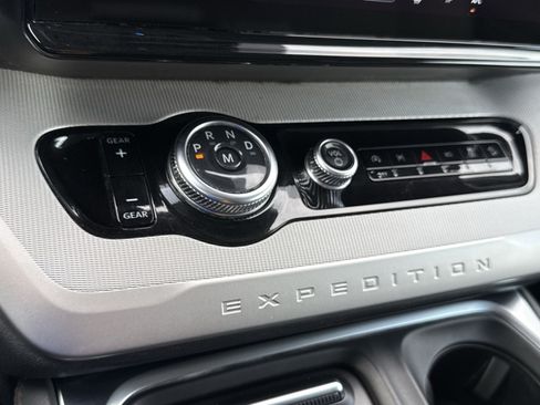 Used 2025 Ford Expedition Active AWD/4WD image 22