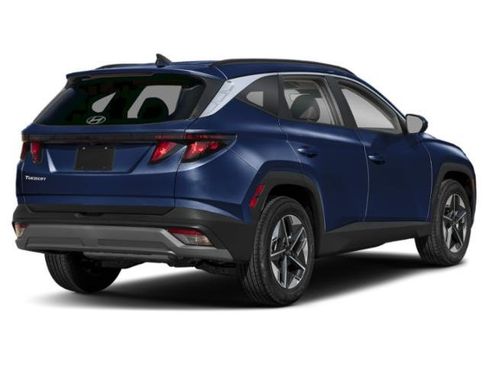 Used 2025 Hyundai Tucson SEL FWD image 2