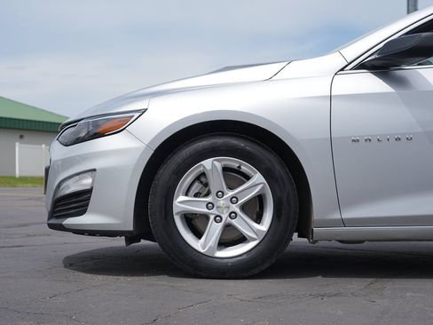 Used 2021 Chevrolet Malibu LS FWD image 11