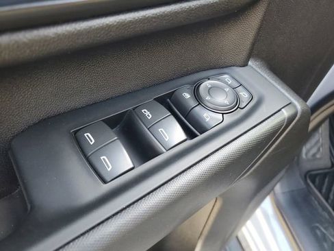 Used 2024 Chevrolet Silverado 2500 Custom w/ Custom Value Package image 9