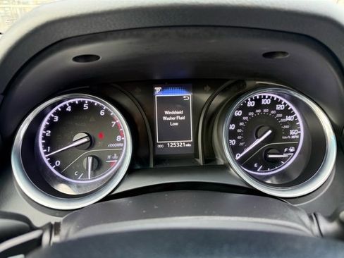 Used 2018 Toyota Camry SE w/ Moonroof Package image 24