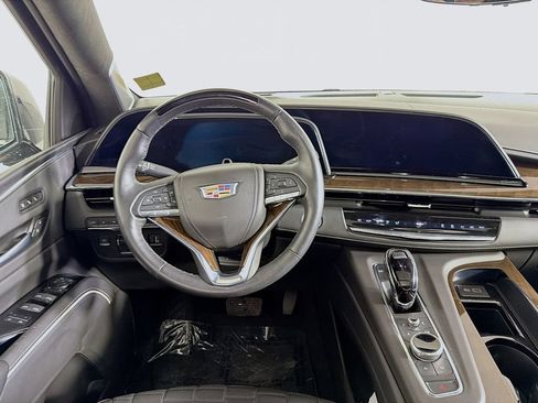 Certified 2024 Cadillac Escalade ESV Premium Luxury Platinum AWD/4WD image 21