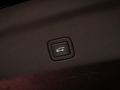 Used 2021 GMC Yukon Denali w/ Denali Ultimate Package image 31