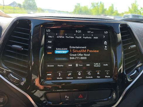 Used 2019 Jeep Cherokee Limited AWD/4WD image 23