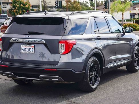 Used 2021 Ford Explorer XLT w/ Equipment Group 202A image 4