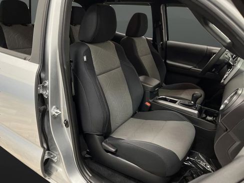 Used 2023 Toyota Tacoma TRD Sport w/ Technology Package image 28