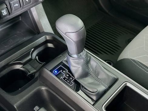 Certified 2022 Toyota Tacoma TRD Off-Road image 17