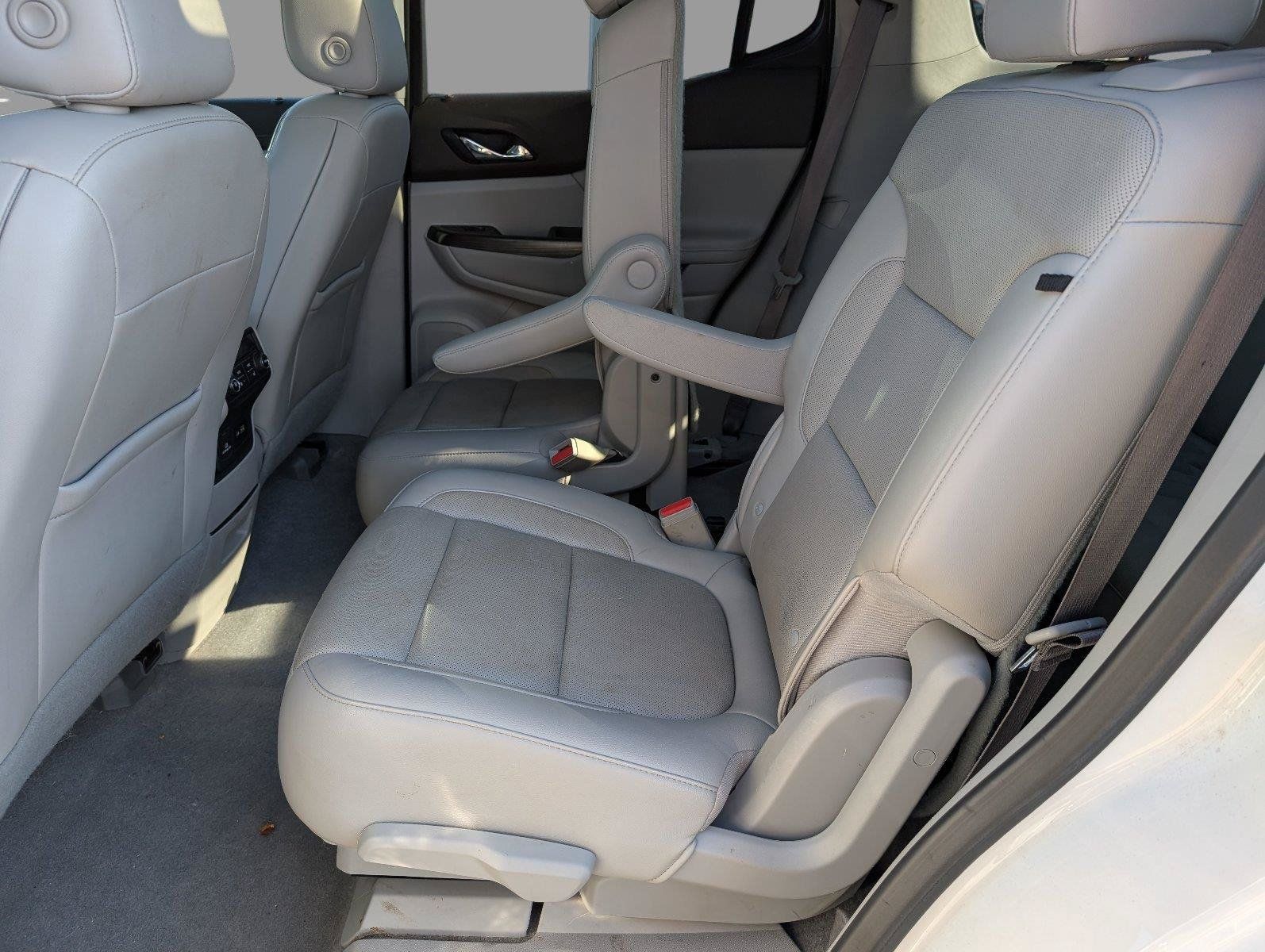 Used 2020 GMC Acadia SLT w/ Premium Package FWD image 33