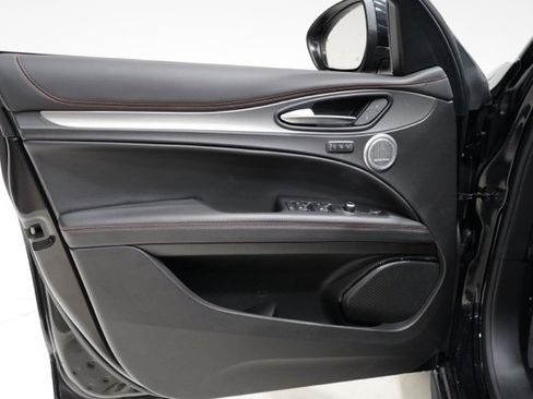 New 2025 Alfa Romeo Stelvio Sprint image 18