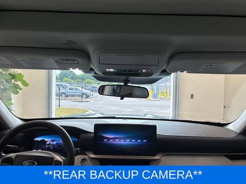 Used 2025 Ford Explorer Active w/ Active Comfort Package AWD/4WD image 9