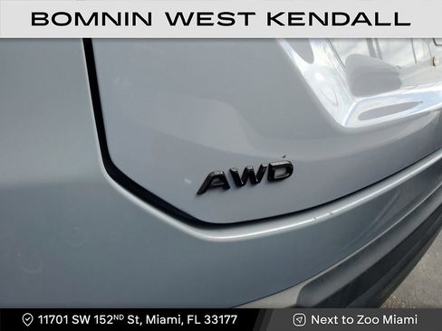 Used 2023 Honda Pilot Sport image 4