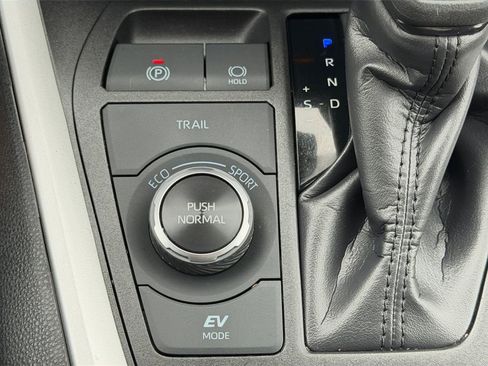 Certified 2025 Toyota RAV4 XLE w/ Convenience Package image 25