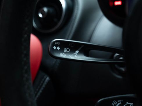 Used 2019 McLaren 570S Coupe RWD image 37