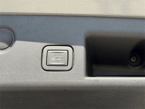 Certified 2024 Chevrolet Equinox LT image 9