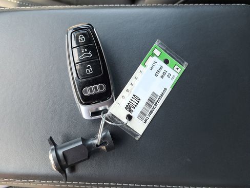 Used 2023 Audi e-tron Chronos w/ Chronos Package AWD/4WD image 10