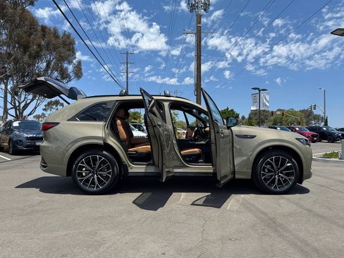 Certified 2025 MAZDA CX-70 3.3 Turbo S w/ Premium Plus AWD/4WD image 29