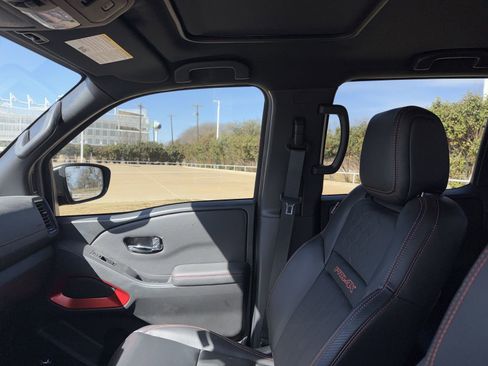 Used 2023 Nissan Frontier PRO-4X w/ Pro-4X Premium Package image 17