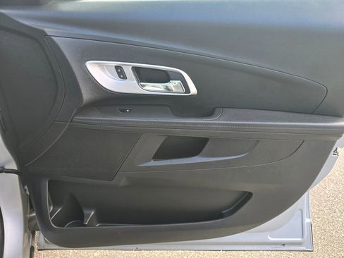 Used 2017 Chevrolet Equinox LT w/ Convenience Package image 46