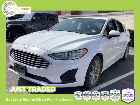 Used 2019 Ford Fusion SE image 1
