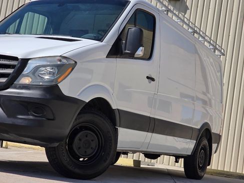 Used 2016 Mercedes-Benz Sprinter 2500 image 8