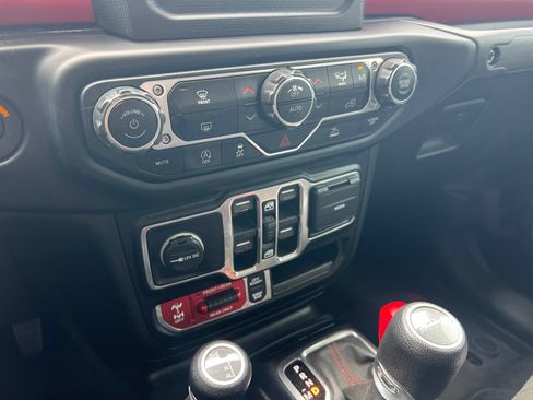Used 2020 Jeep Gladiator Rubicon AWD/4WD image 19