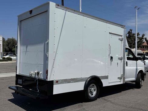 Used 2023 Chevrolet Express 3500 w/ Power Convenience Package RWD image 6