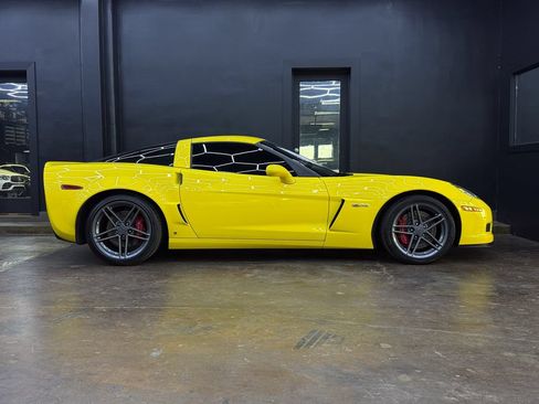 Used 2006 Chevrolet Corvette Z06 w/ Preferred Equipment Group RWD image 8