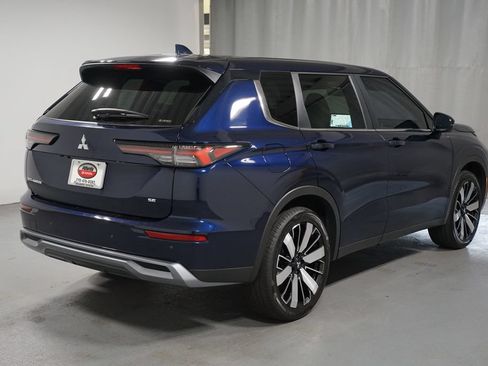 Used 2025 Mitsubishi Outlander SE AWD/4WD image 8