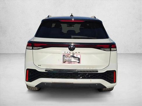 New 2026 Volkswagen Tiguan SE R-Line FWD image 8