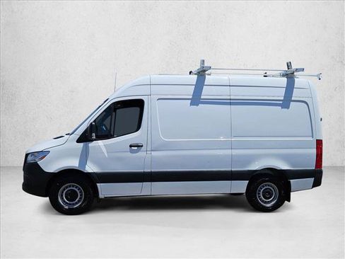 Used 2022 Mercedes-Benz Sprinter 2500 image 10