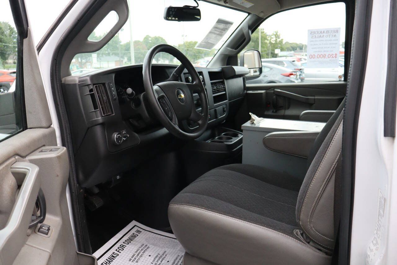 Used 2020 Chevrolet Express 2500 w/ Driver Convenience Package RWD image 8