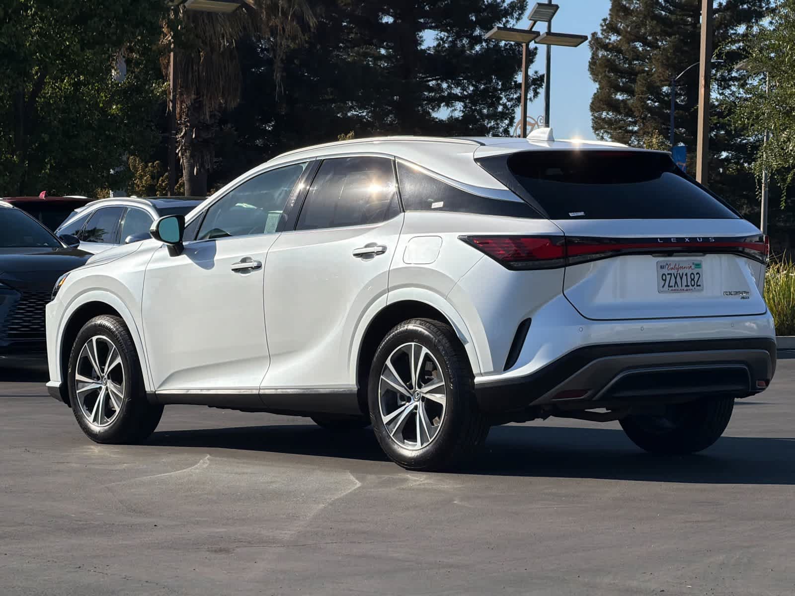 Used 2023 Lexus RX 350h w/ Cold Area Package AWD/4WD image 7