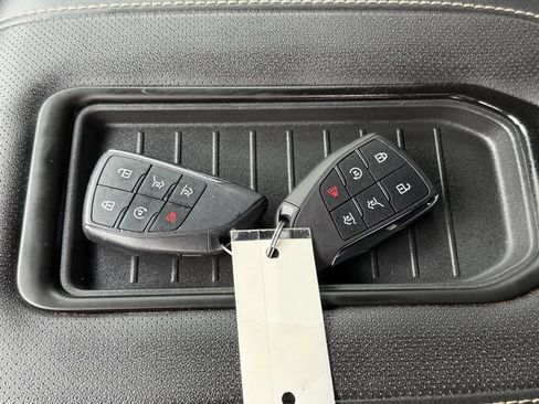 Used 2023 GMC Yukon SLT w/ SLT Premium Package RWD image 20