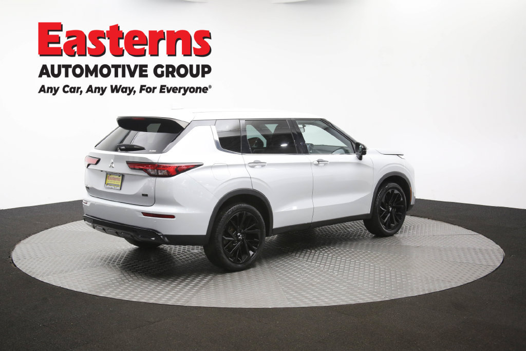 Used 2023 Mitsubishi Outlander SE Black Edition AWD/4WD image 43