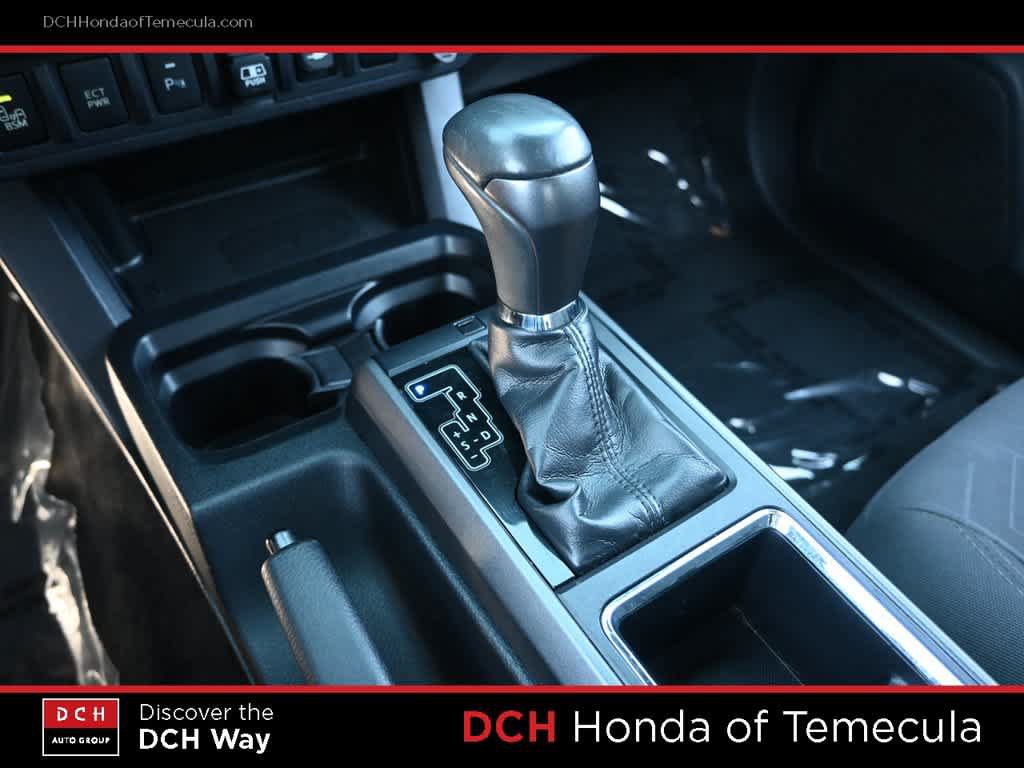 Used 2018 Toyota Tacoma TRD Off-Road w/ Technology Package AWD/4WD image 11