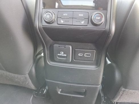 Used 2023 GMC Acadia Denali image 17