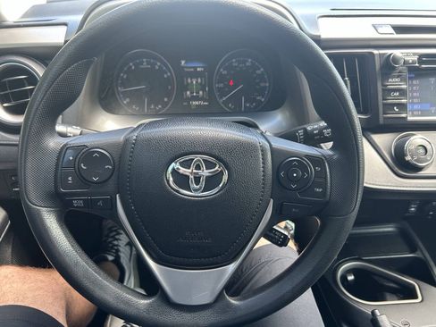 Used 2017 Toyota RAV4 LE AWD/4WD image 24