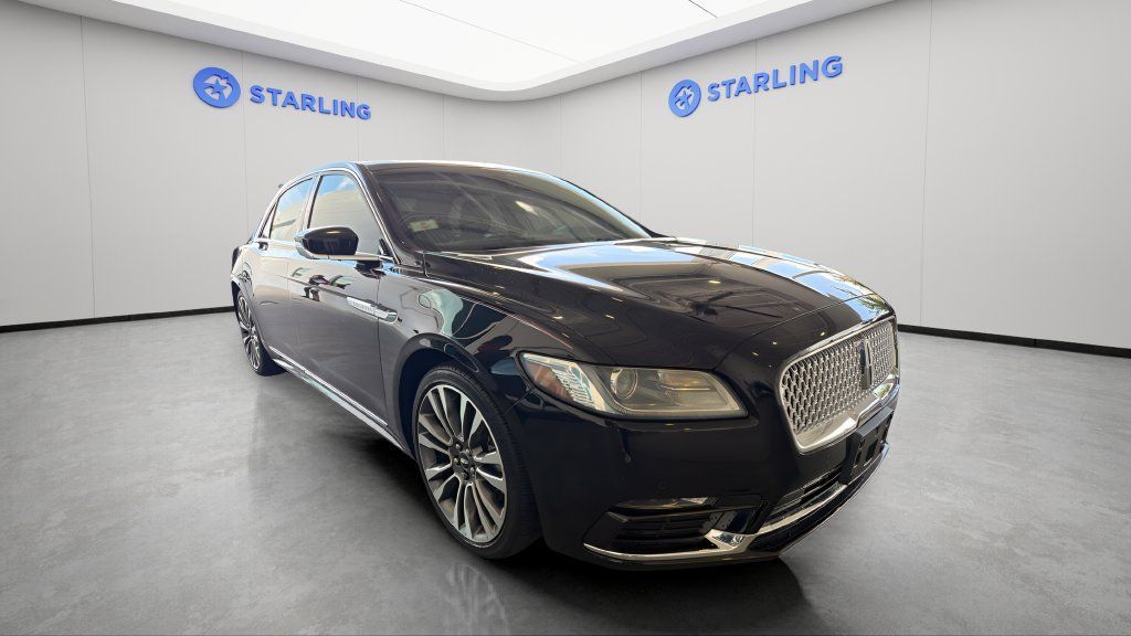 Used 2018 Lincoln Continental Select w/ Continental Climate Package AWD/4WD image 4