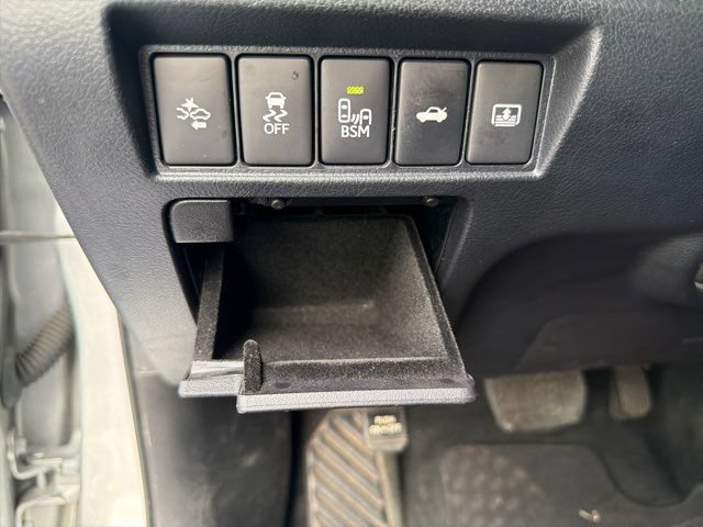 Used 2018 Toyota Avalon Limited FWD image 46