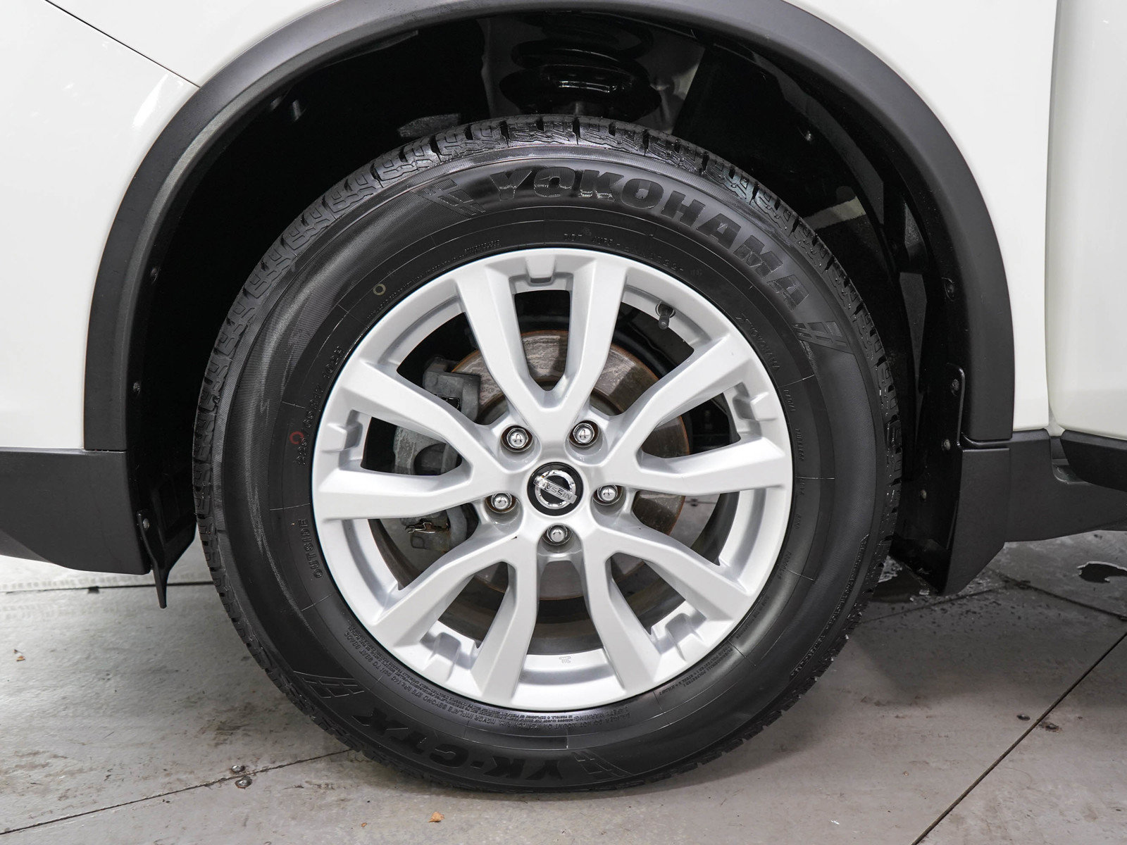 Used 2017 Nissan Rogue SV AWD/4WD image 29