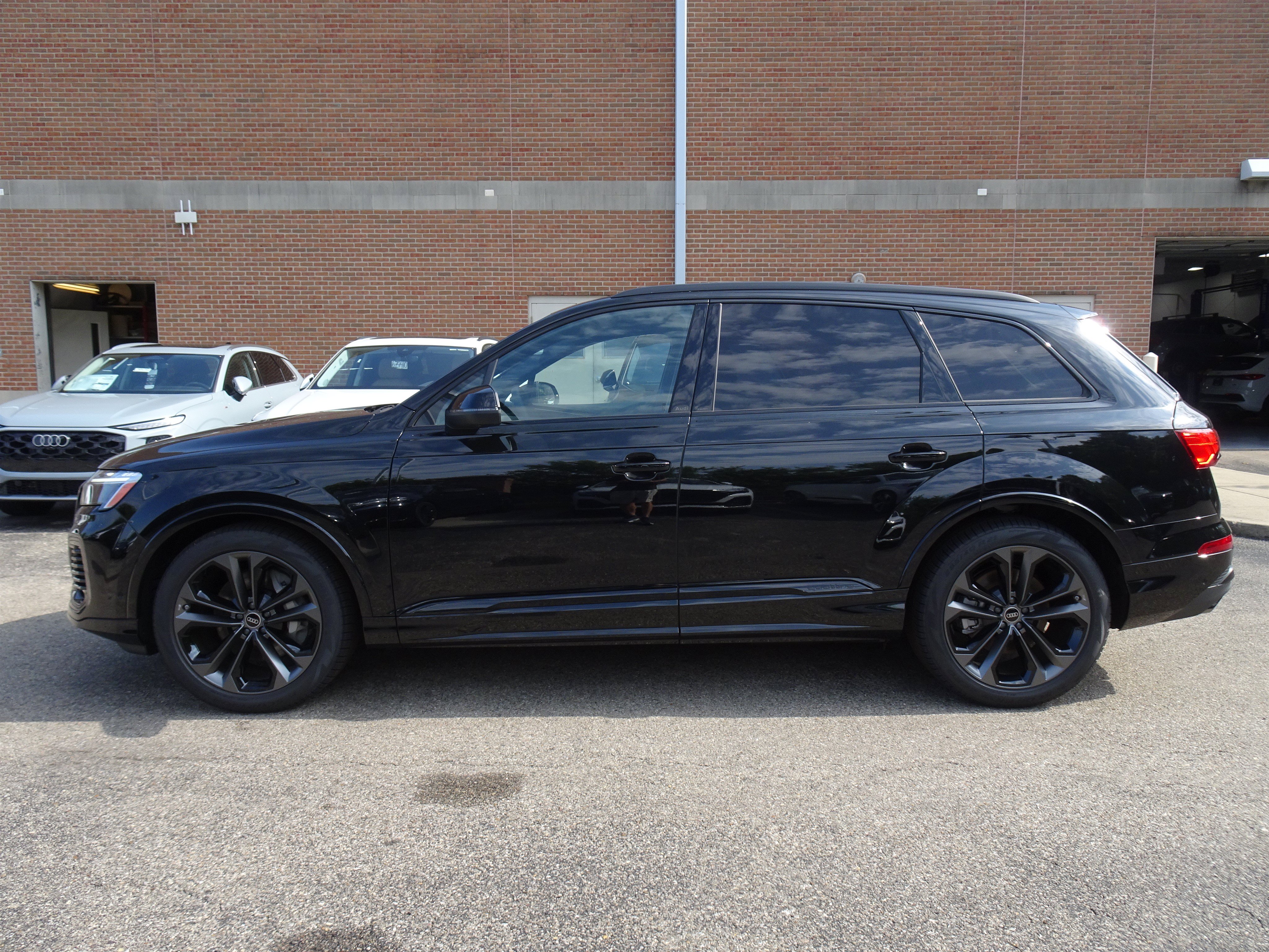 New 2026 Audi Q7 3.0T Premium Plus AWD/4WD image 2