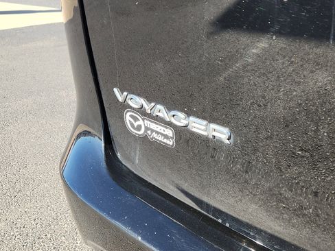 Used 2024 Chrysler Voyager LX FWD image 10